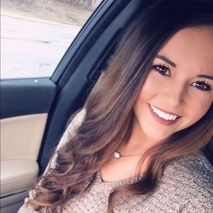 Meet your Posher, Hillary